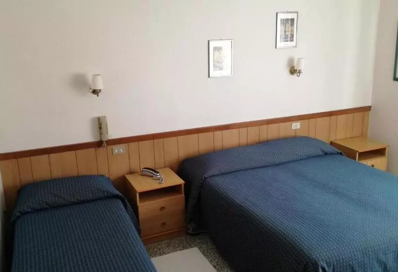 هتل Albergo Le Rose