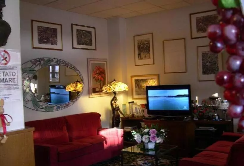 هتل Albergo Le Rose