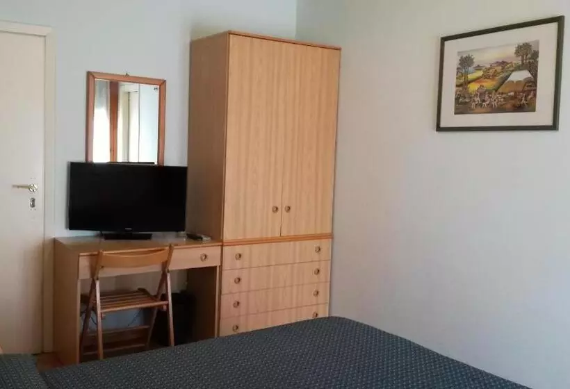 هتل Albergo Le Rose