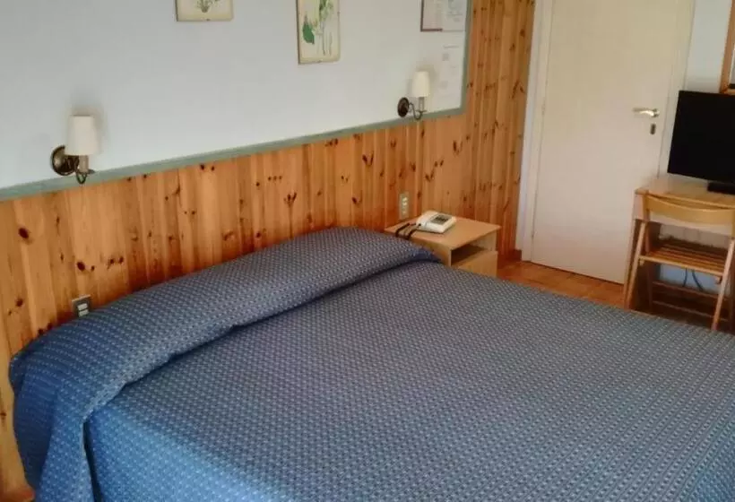 هتل Albergo Le Rose
