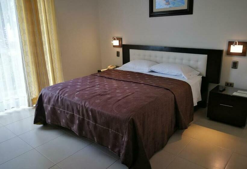 Hotel Caballito De Totora