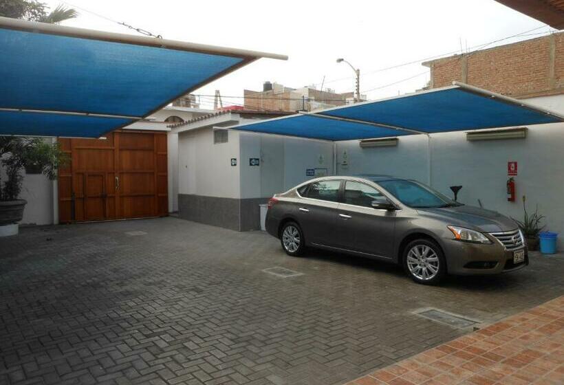 Hotel Caballito De Totora