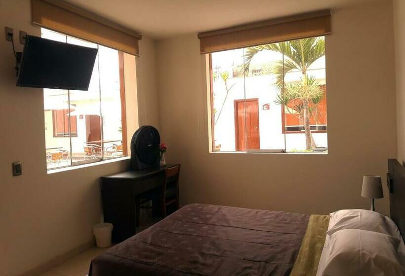 Hotel Caballito De Totora