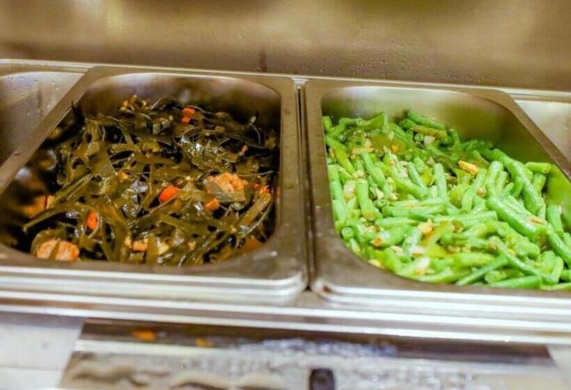 Hotel Greentree Inn Express Yingtan Yujiang Railway Station