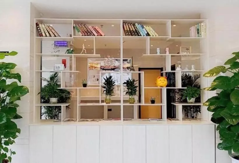 ホテル Greentree Inn Express Yingtan Yujiang Railway Station