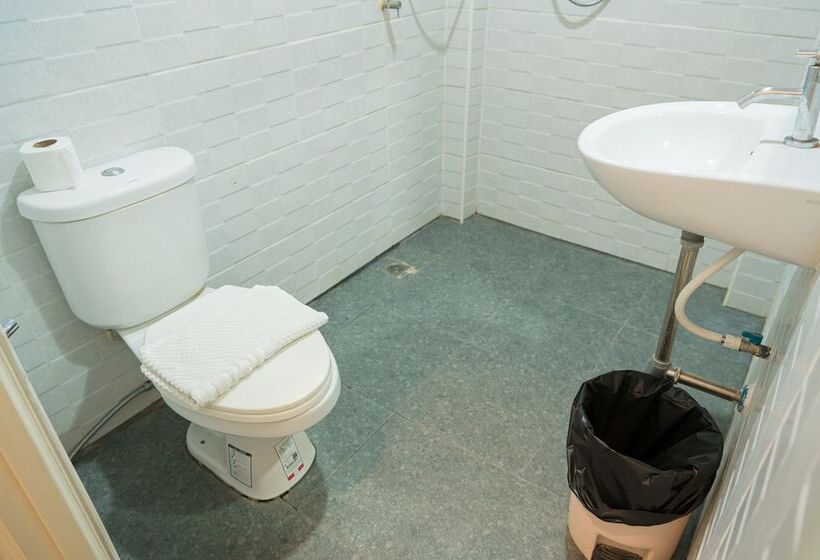 בית מלון כפרי T Park Pakchong