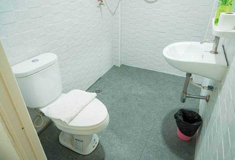 בית מלון כפרי T Park Pakchong