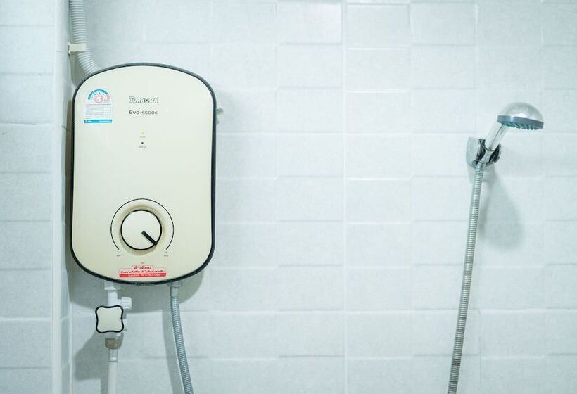 בית מלון כפרי T Park Pakchong