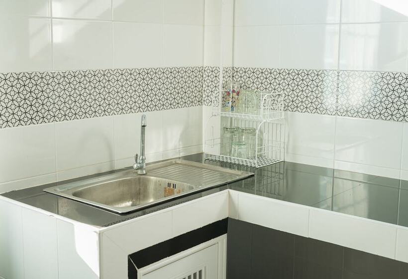 בית מלון כפרי T Park Pakchong