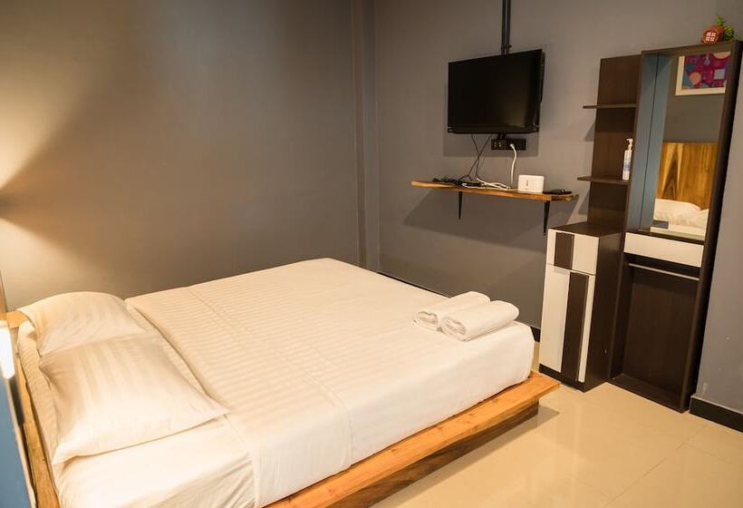 בית מלון כפרי T Park Pakchong