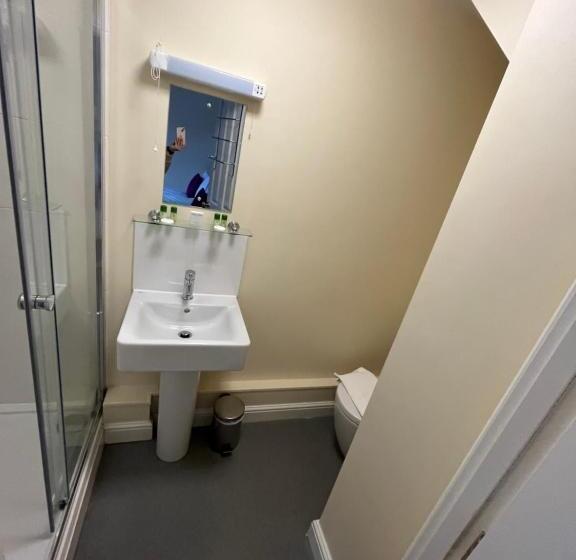 בית מלון כפרי The Swan @old Stratford