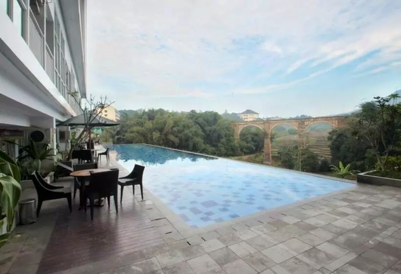 Hotelli Tiba At Jatinangor