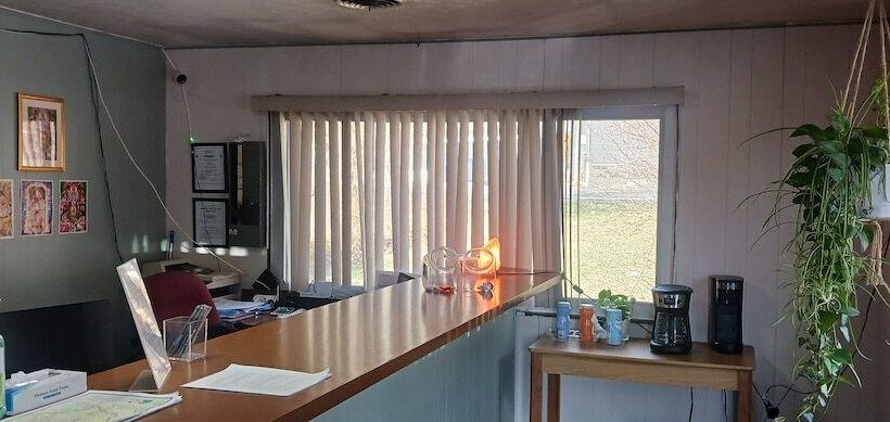 هتل Travelers Inn Beaver