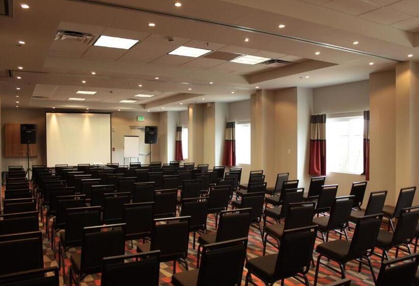 Microtel Inn & Suites By Wyndham Cuauhtemoc Campos Menonitas