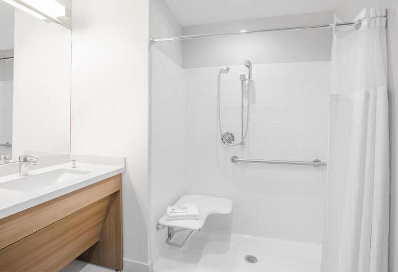 Microtel Inn & Suites By Wyndham Cuauhtemoc Campos Menonitas