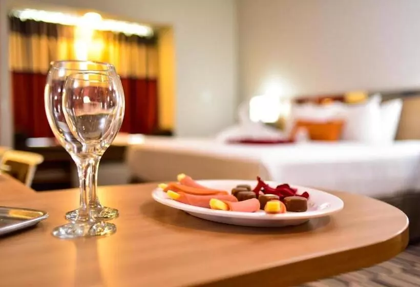 Microtel Inn & Suites By Wyndham Cuauhtemoc Campos Menonitas