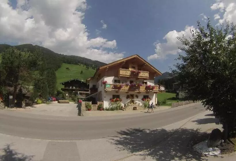 Majatalo Gästehaus Die Geislerin