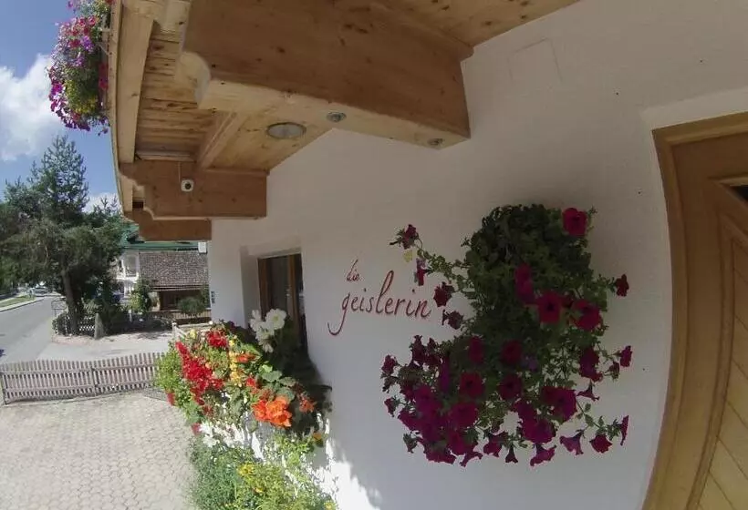 Majatalo Gästehaus Die Geislerin