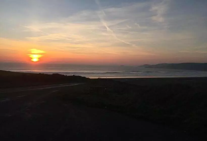 Majatalo Newgale Lodge