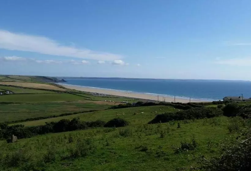 Majatalo Newgale Lodge