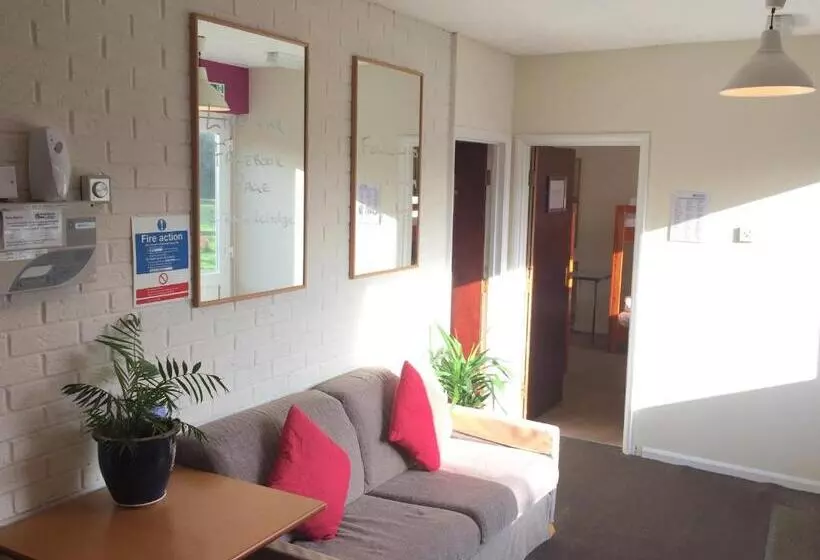 Majatalo Newgale Lodge