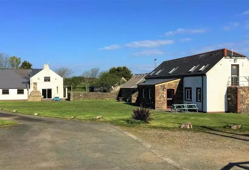 Majatalo Newgale Lodge
