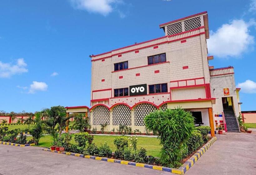 בית מלון כפרי Oyo Flagship 81214 The Ganga Regency