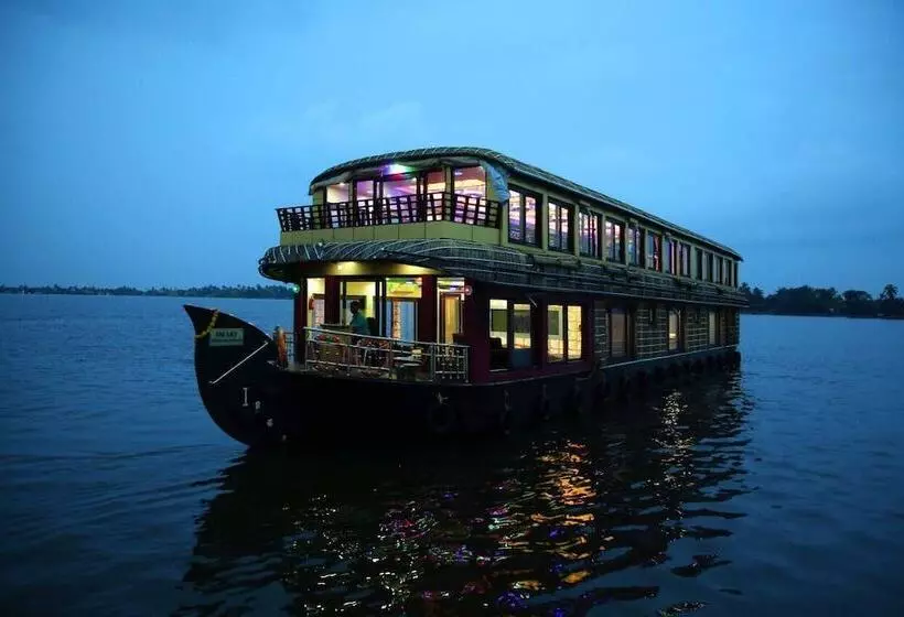 Hotelli Kerala Boathouse
