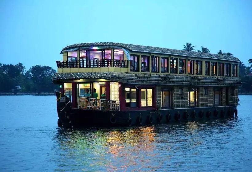 Hotelli Kerala Boathouse
