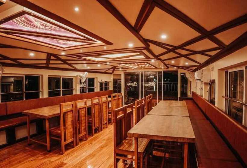 בית מלון כפרי Kerala Boathouse