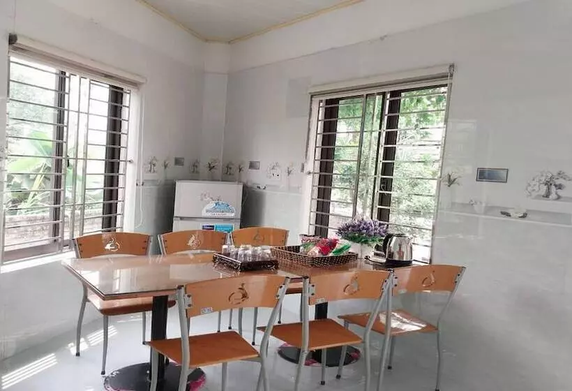 هتل Nha Xanh Homestay