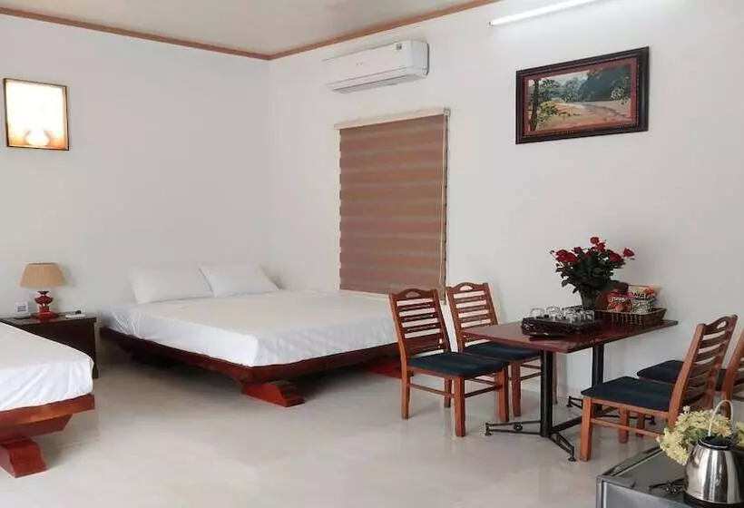 هتل Nha Xanh Homestay