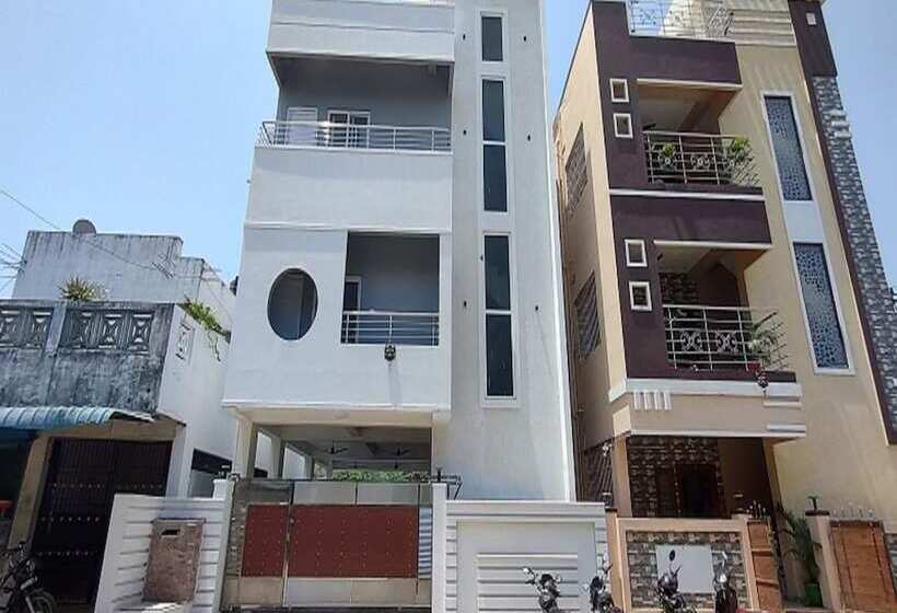 בית מלון כפרי Urban Stay