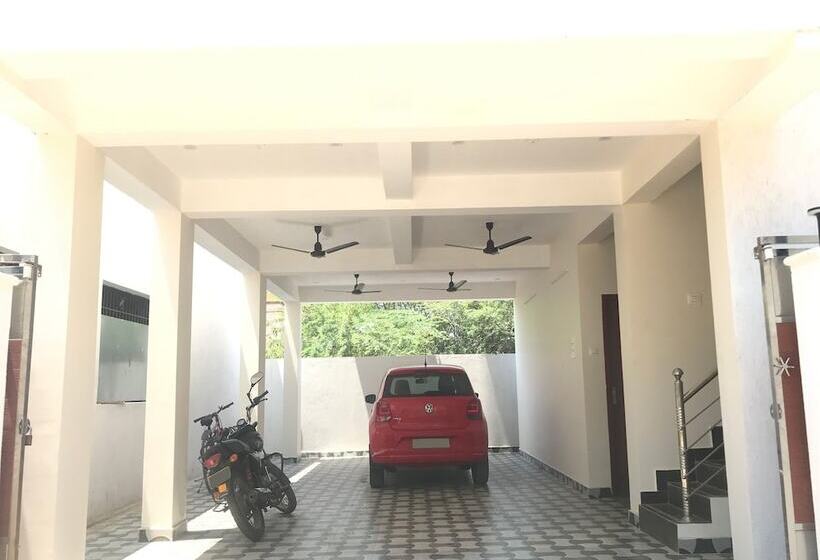 בית מלון כפרי Urban Stay