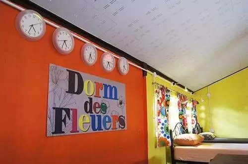 Dorm Des Fleurs   Hostel