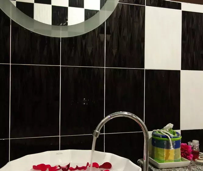 فندق Airport Phuket Garden Resort