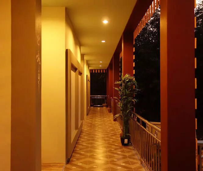 فندق Airport Phuket Garden Resort