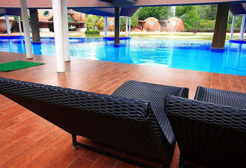 בית מלון כפרי Dna Super Ozone Resort Khao Yai