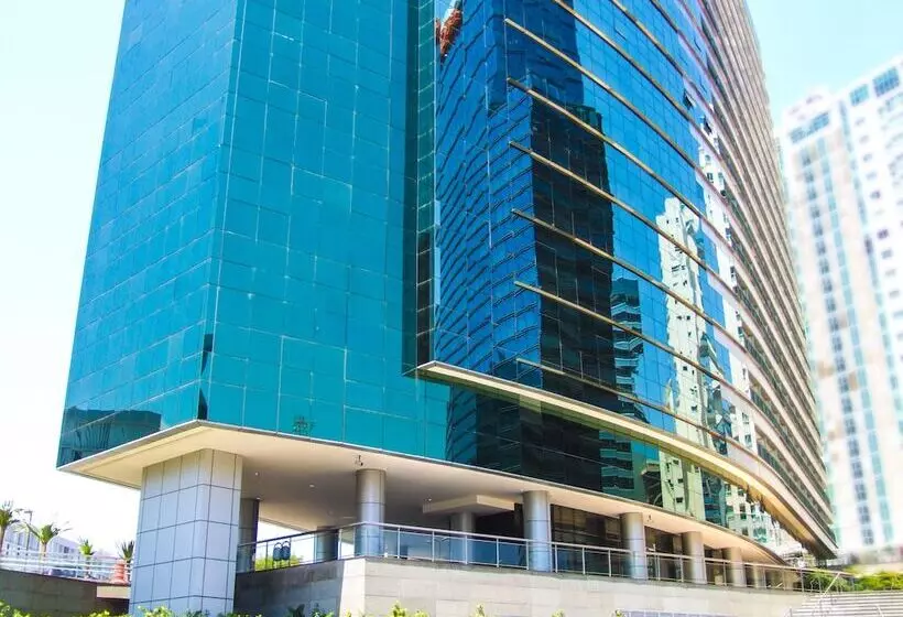 Hotel Hplus Vision Executive