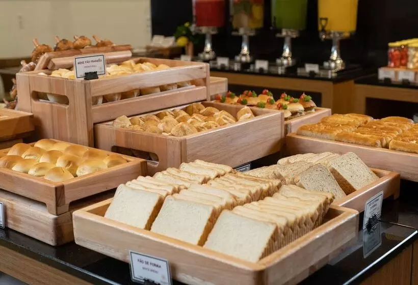 Hotel Hplus Vision Executive