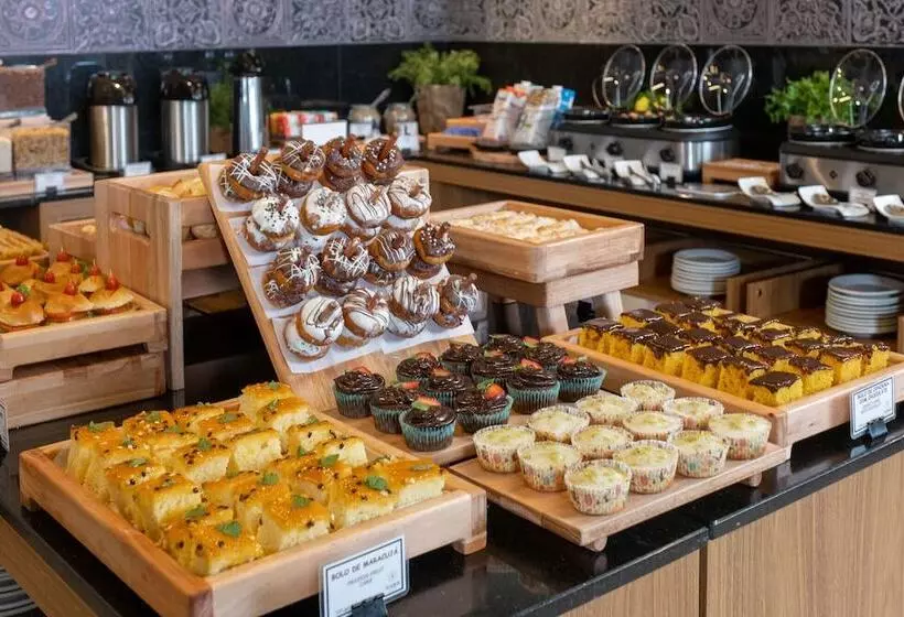 Hotel Hplus Vision Executive