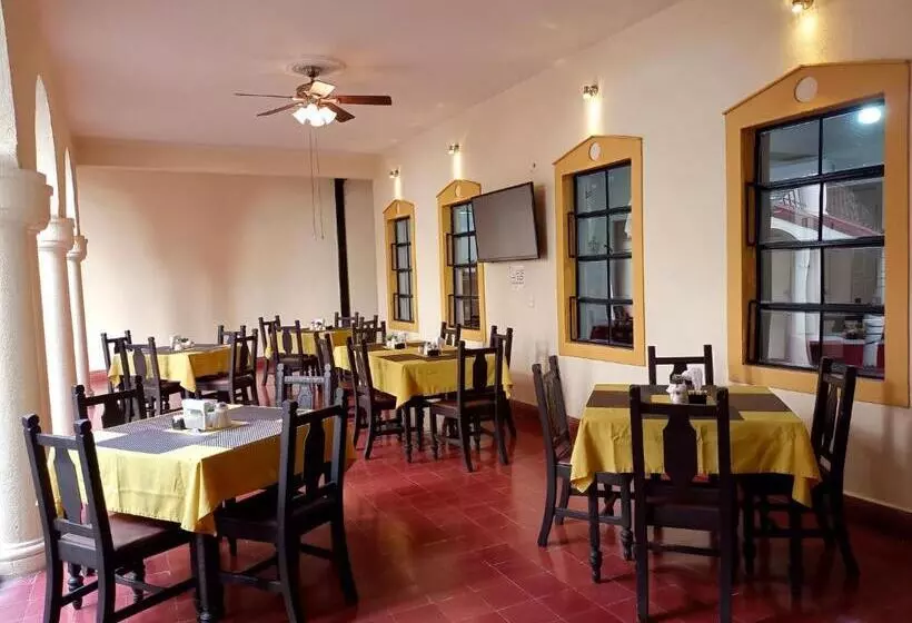 ホテル Los Monteros