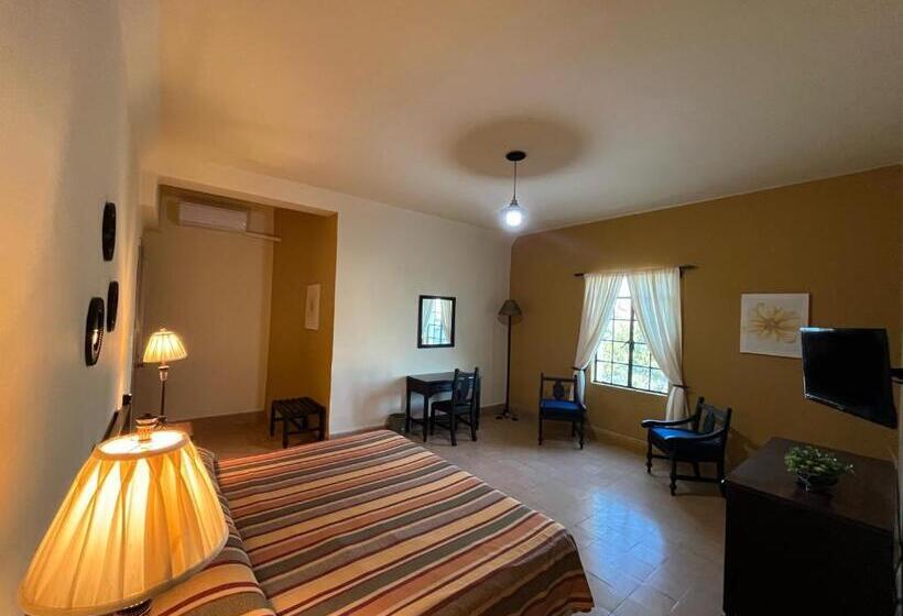 בית מלון כפרי Los Monteros