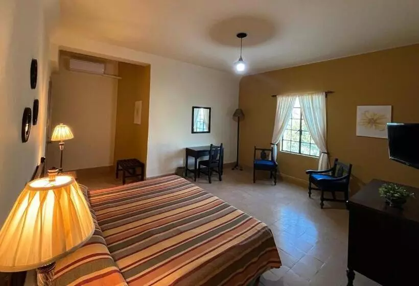 ホテル Los Monteros