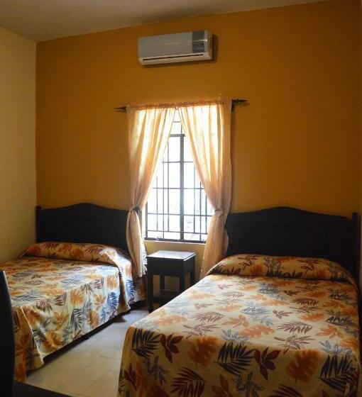 בית מלון כפרי Los Monteros