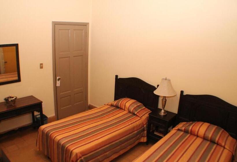 בית מלון כפרי Los Monteros