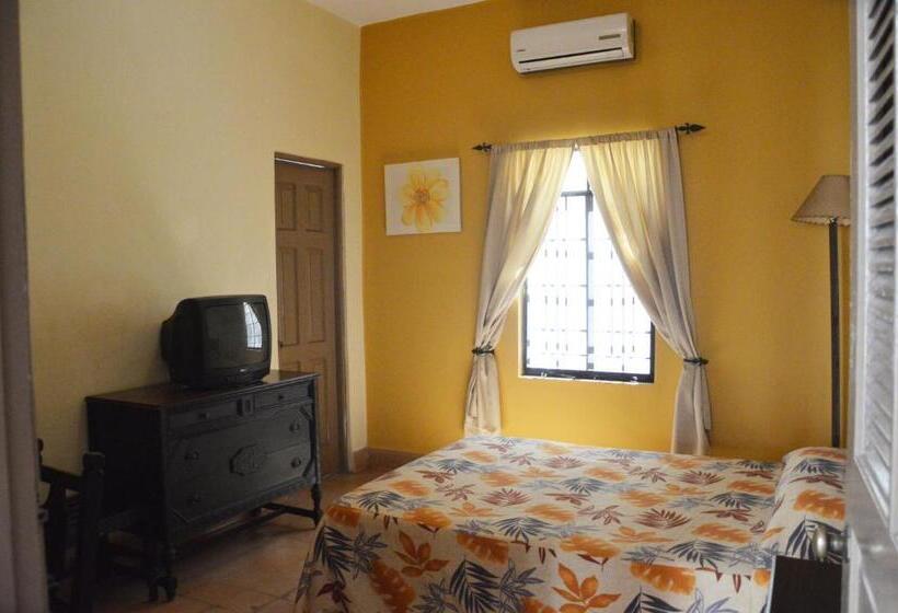 בית מלון כפרי Los Monteros