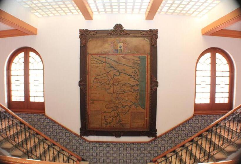 בית מלון כפרי Los Monteros