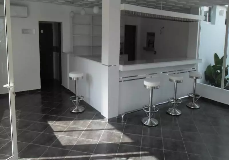 酒店 Hôtel Lyla Confort