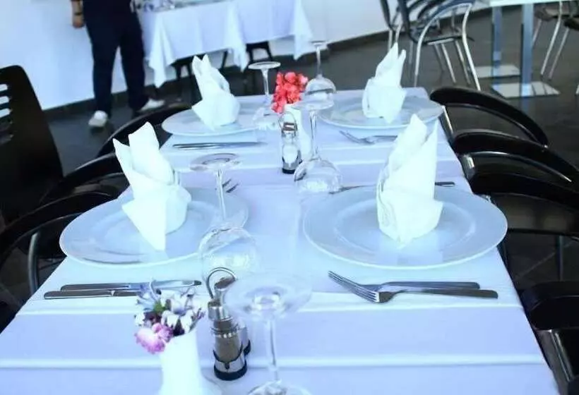 酒店 Hôtel Lyla Confort